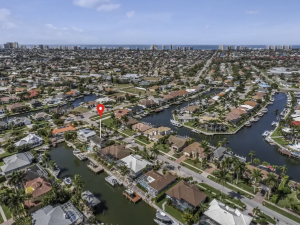 Canalfront Home with Pool, Hot Tub and Dock in Marco island